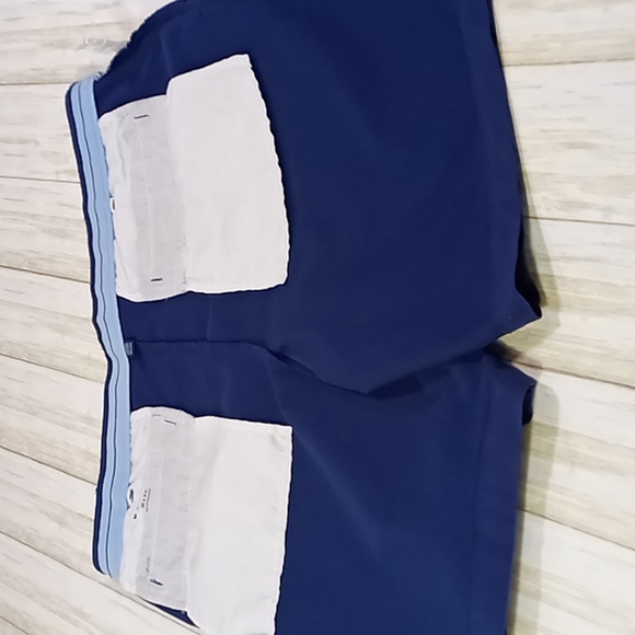 IZOD Navy Blue Men's Flat Front Shorts Size 38x9 - Picture 14 of 15